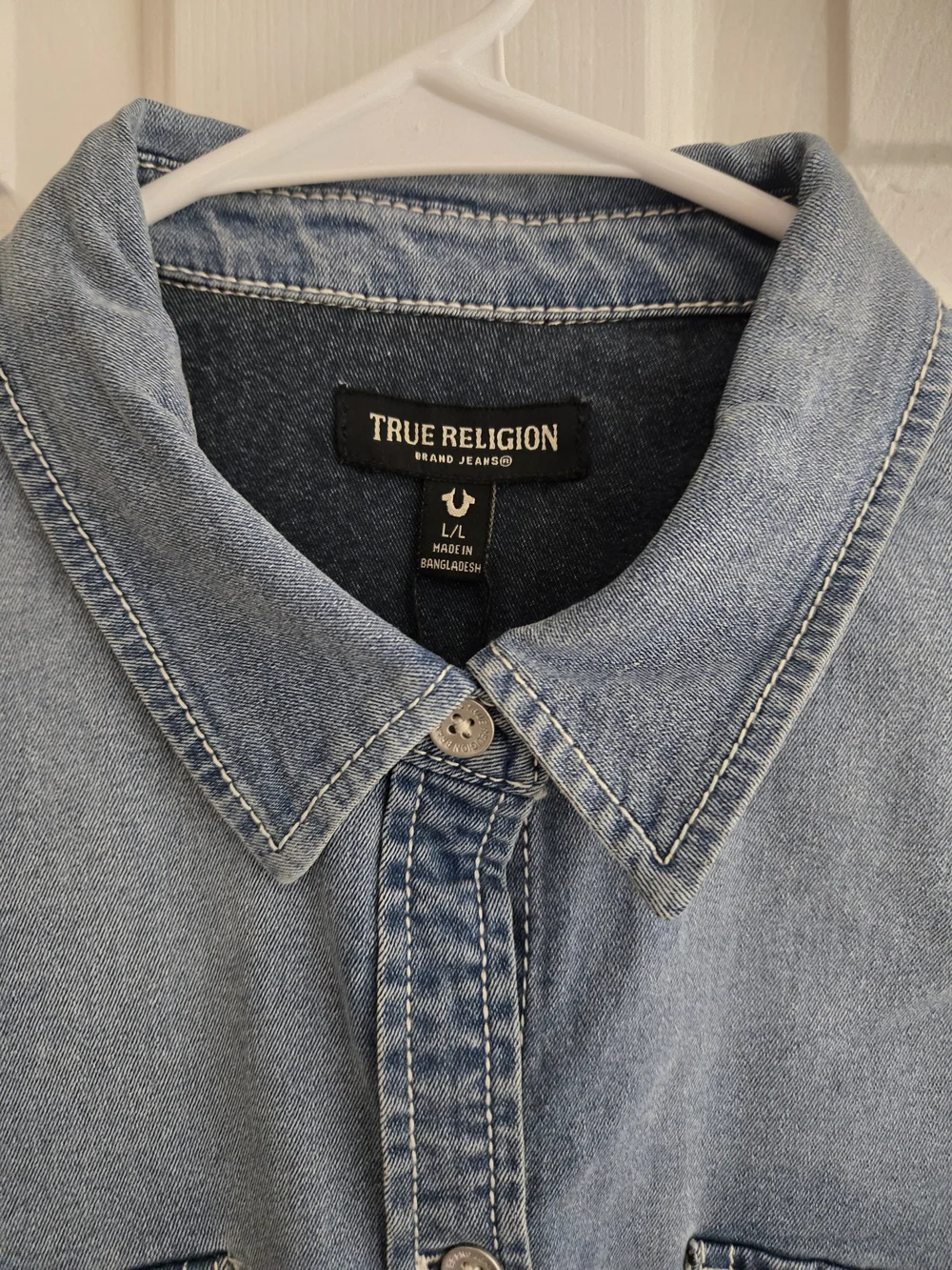 True Religion Blue Denim Horseshoe Button Down Shirt Men’s Size Large NWT